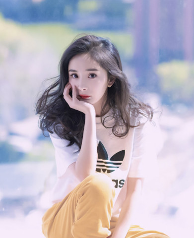 杨幂微博头像为什么一直不换？她的秘密究竟是什么？